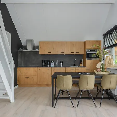 Pet Friendly In With View